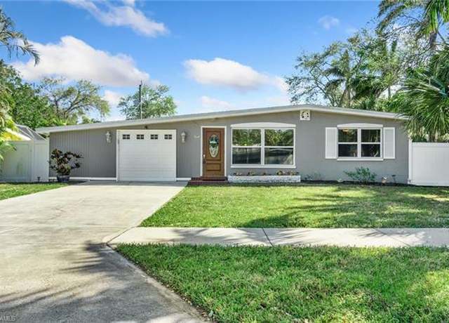 Property at 944 22nd Ave N, Naples, FL 34103, 3 beds, 2 baths