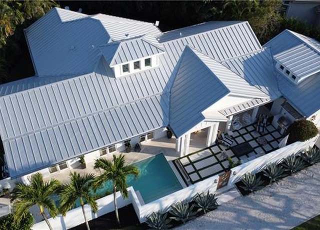 Property at 700 Rudder Rd, Naples, FL 34102, 4 beds, 3 baths