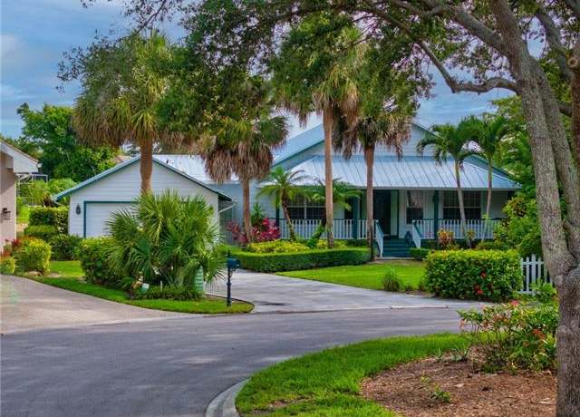 Property at 3988 Reflection Ct, Naples, FL 34109, 3 beds, 2 baths