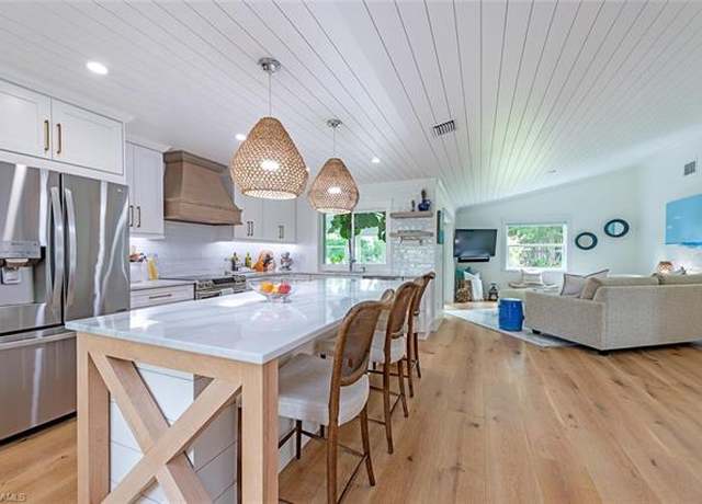 Property at 9611 Litchfield Ln, Naples, FL 34109, 3 beds, 2 baths