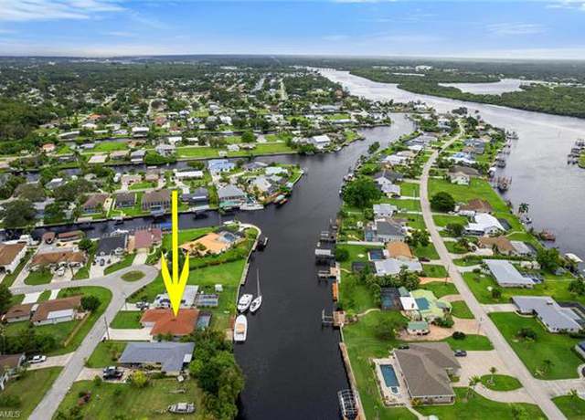 Photo of 2107 W Tobago Cir, Fort Myers, FL 33905