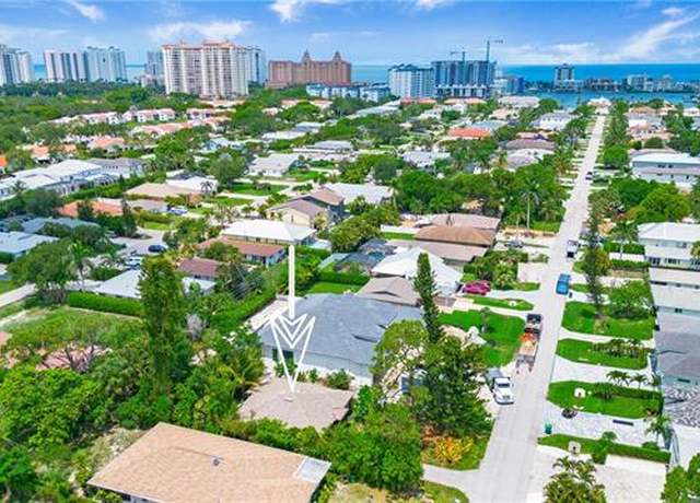 Property at 638 93rd Ave N, Naples, FL 34108, 2 beds, 2 baths
