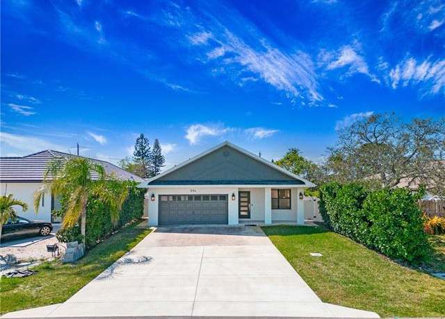 Property at 594 108th Ave N, Naples, FL 34108, 2 beds, 2 baths