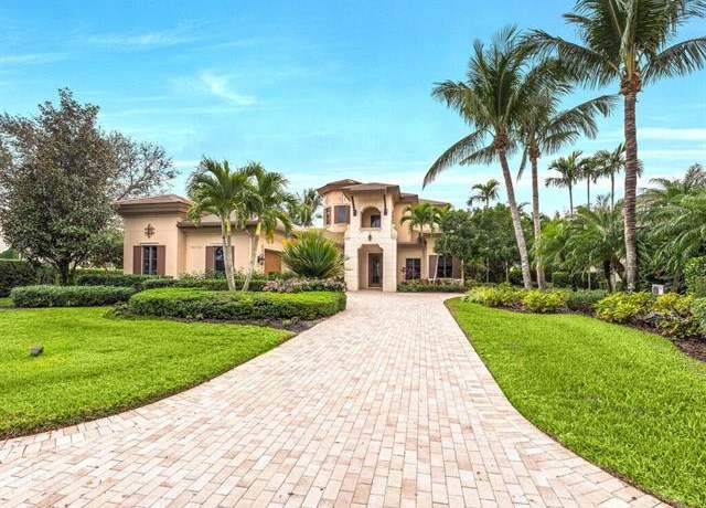 Property at 28732 La Caille Dr, Naples, FL 34119, 4 beds, 4.5 baths