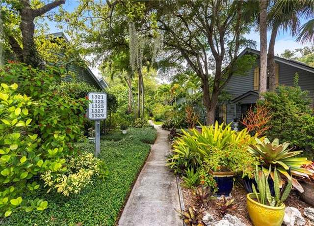 Property at 1323 Solana Rd Unit K2, Naples, FL 34103, 3 beds, 2 baths