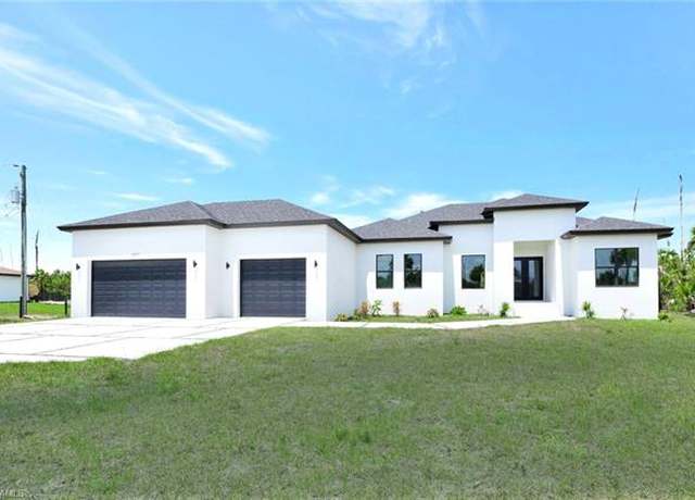 Property at 2633 22nd Ave SE, Naples, FL 34117, 4 beds, 3 baths