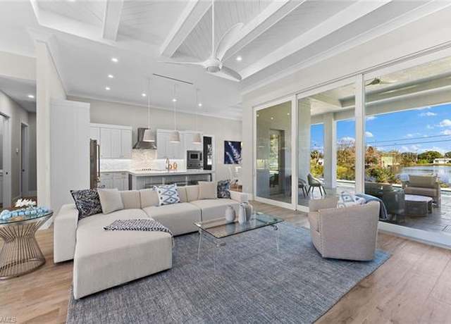 Property at 1478 10th St N, Naples, FL 34102, 4 beds, 3.5 baths