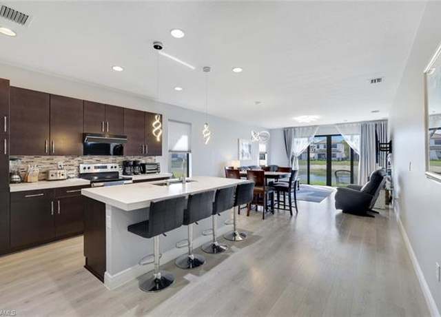 Property at 8992 Madrid Cir, Naples, FL 34104, 3 beds, 2 baths