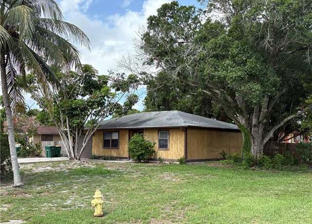 Property at 2325 55th Ter SW, Naples, FL 34116, 2 beds, 1 bath