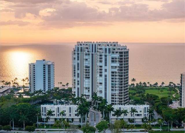 Property at 4021 Gulf Shore Blvd N #506, Naples, FL 34103, 3 beds, 3.5 baths