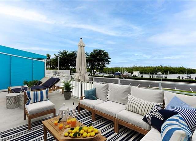 Property at 13105 Vanderbilt Dr #207, Naples, FL 34110, 2 beds, 2 baths