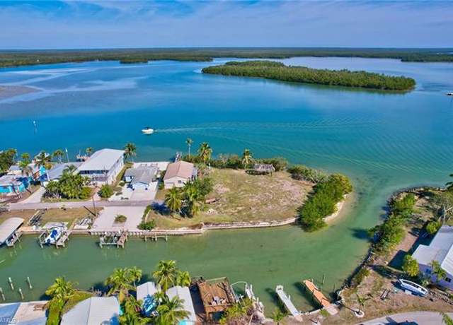 Property at 105 Bayshore Way, Goodland, FL 34140, 2 beds, 2 baths