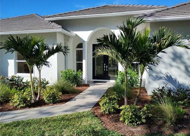 Property at 1909 Fairfax Cir, Naples, FL 34109, 3 beds, 2 baths