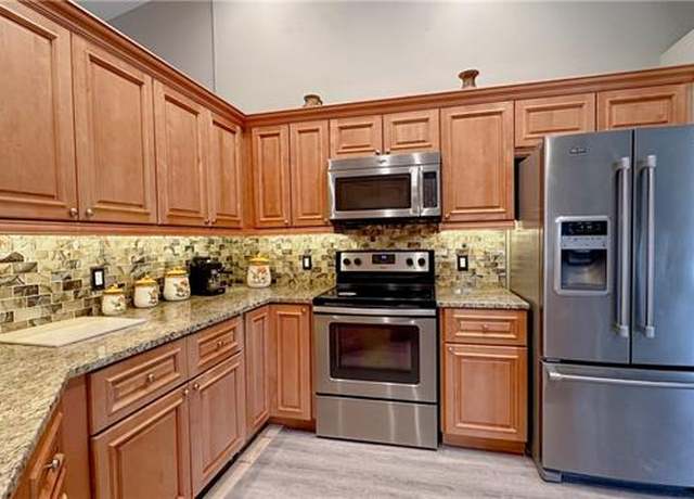 Property at 1290 21st St SW, Naples, FL 34117, 3 beds, 2 baths