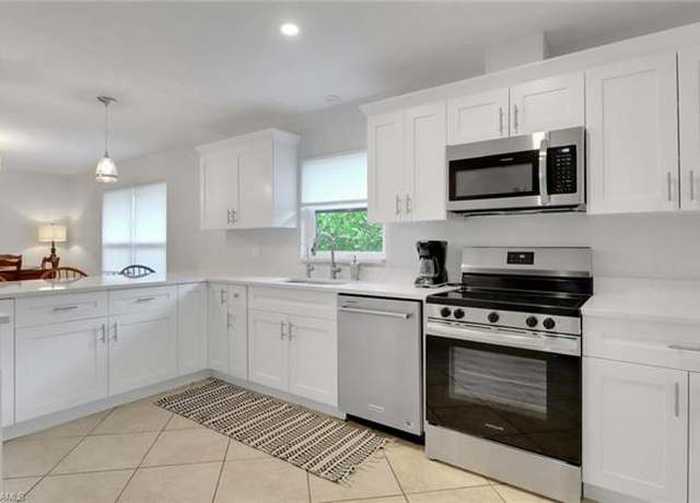 Property at 590 104th Ave N, Naples, FL 34108, 3 beds, 2 baths