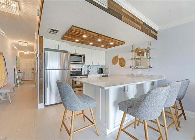Property at 260 Southbay Dr #102, Naples, FL 34108, 1 bed, 1 bath