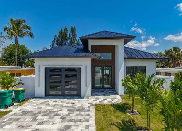 Property at 857 95th Ave N, Naples, FL 34108, 4 beds, 4.5 baths