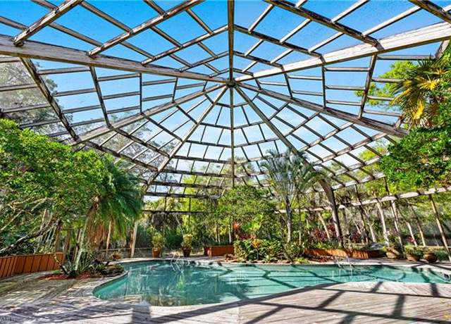 Property at 3720 Gail Blvd, Naples, FL 34104, 6 beds, 5.5 baths
