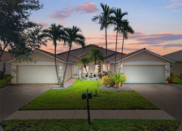 Property at 7795 Berkshire Pines Dr, Naples, FL 34104, 3 beds, 2 baths