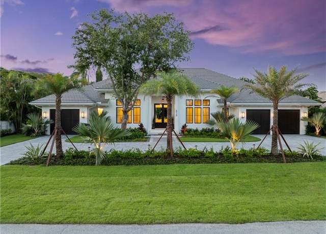 Property at 515 Murex Dr, Naples, FL 34102, 4 beds, 4.5 baths