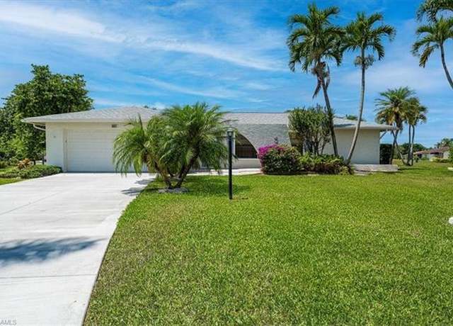 Property at 116 Short Ct, Naples, FL 34112, 2 beds, 2 baths