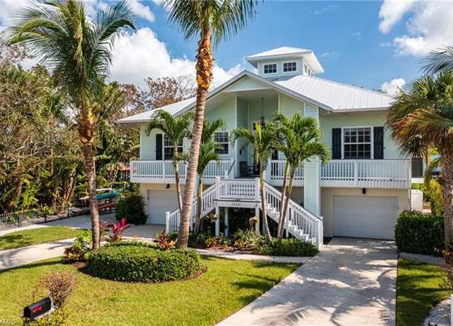 Property at 27232 J C Ln, Bonita Springs, FL 34135, 3 beds, 3.5 baths