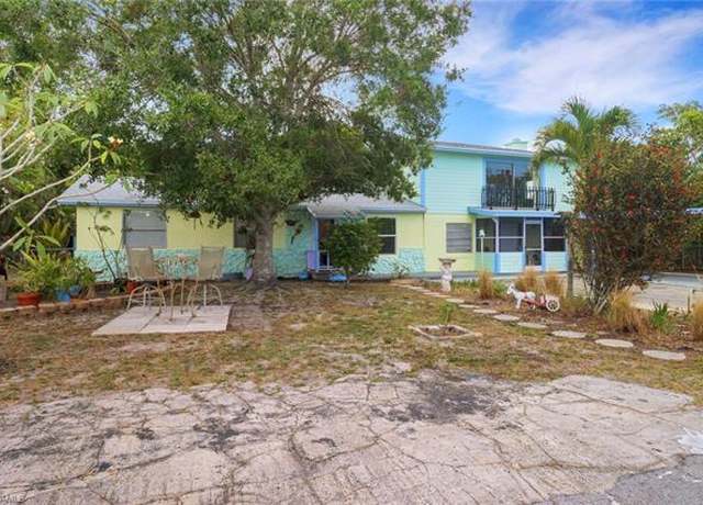 Property at 2662 Mangrove St, Naples, FL 34112, 3 beds, 3.5 baths