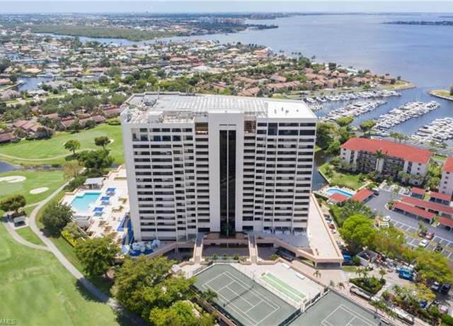 Property at 5260 S Landings Dr #409, Fort Myers, FL 33919, 3 beds, 2.5 baths