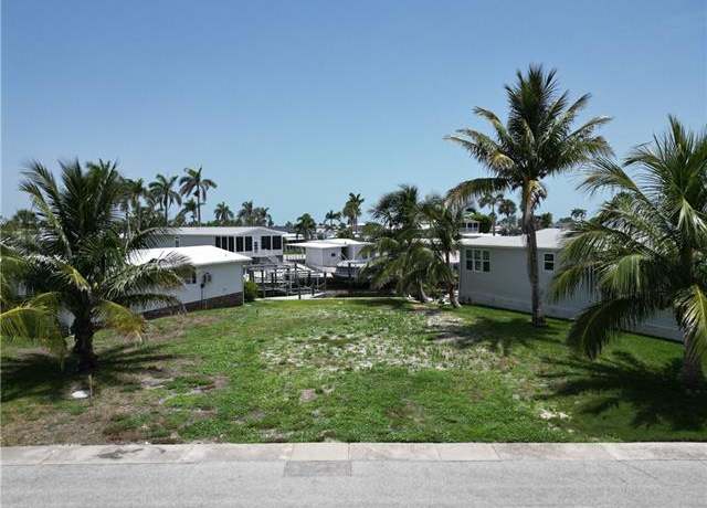 Property at 11271 Azalea Ln, Fort Myers Beach, FL 33931