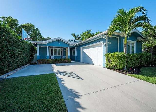 Property at 2499 10th St N, Naples, FL 34103, 5 beds, 3 baths