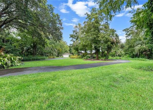 Property at 5247 Cherry Wood Dr, Naples, FL 34119, 3 beds, 2 baths