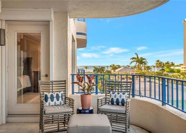 Property at 4451 Gulf Shore Blvd N #406, Naples, FL 34103, 2 beds, 2 baths