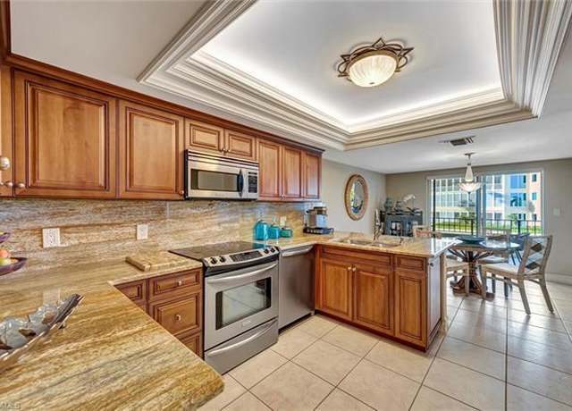 Property at 4451 Gulf Shore Blvd N #406, Naples, FL 34103, 2 beds, 2 baths