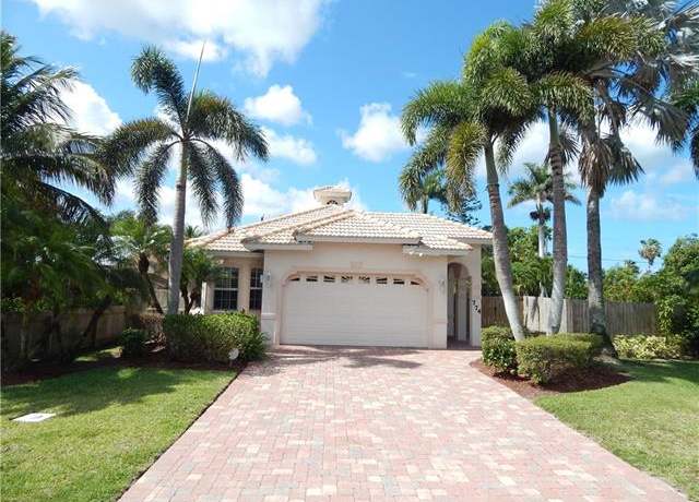 Property at 774 & 770 105th Ave N, Naples, FL 34108, 3 beds, 2.5 baths