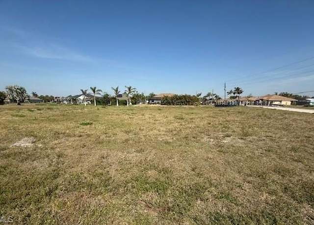 Property at 300 Broadmoor Ln, Rotonda West, FL 33947