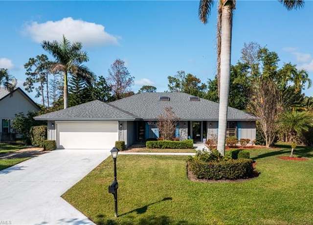 Property at 2287 Queens Way, Naples, FL 34112, 3 beds, 2 baths