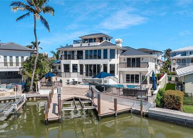 Property at 152 Conners Ave, Naples, FL 34108, 4 beds, 4.5 baths