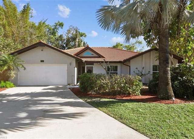 Property at 27160 Edenbridge Ct, Bonita Springs, FL 34135, 4 beds, 3 baths