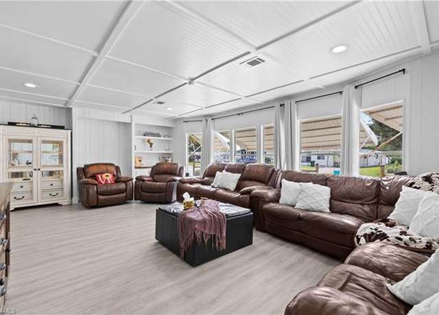 Property at 23 Derhenson Dr, Naples, FL 34114, 2 beds, 2 baths