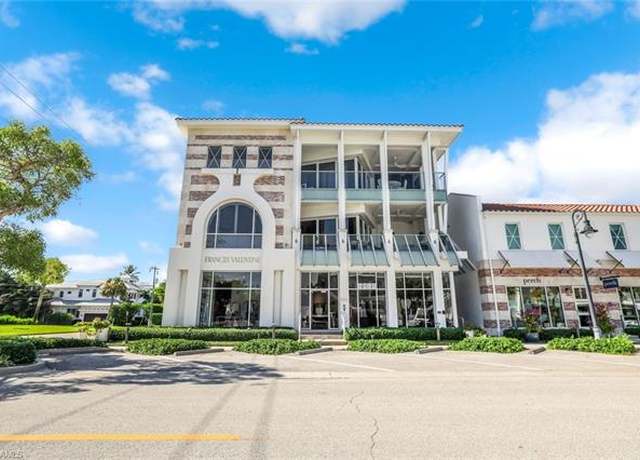 Property at 382 12th Ave S #4, Naples, FL 34102, 3 beds, 3 baths