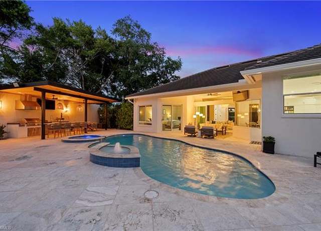 Property at 8133 Ronda Ct, Naples, FL 34109, 5 beds, 3 baths