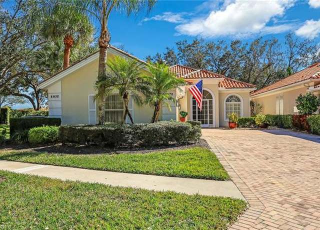 Property at 5972 Via Bella Ct, Naples, FL 34109, 3 beds, 2.5 baths