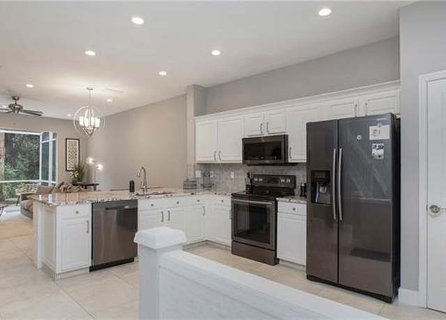 Property at 15587 Marcello Cir #144, Naples, FL 34110, 3 beds, 2.5 baths