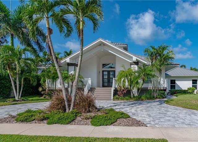 Property at 90 S Seas Ct, Marco Island, FL 34145, 3 beds, 2.5 baths