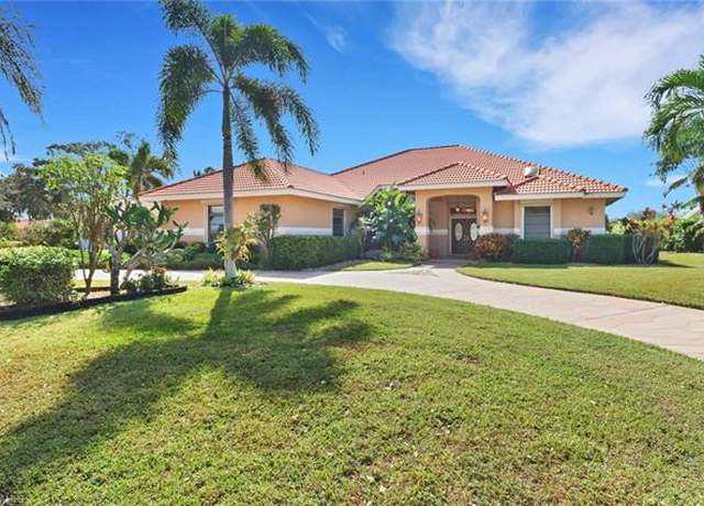 Property at 4632 Shearwater Ln, Naples, FL 34119, 3 beds, 3.5 baths