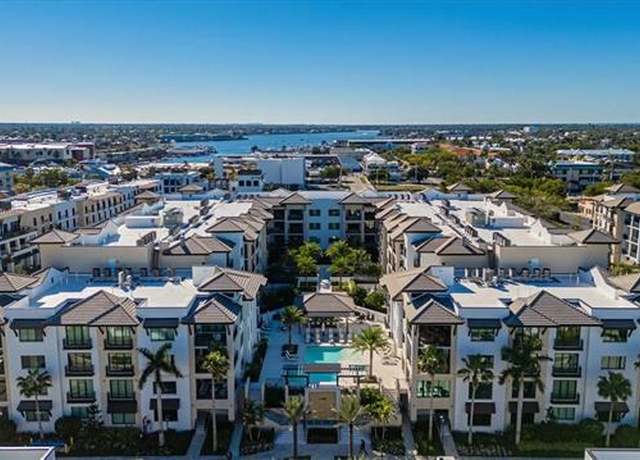 Property at 1130 3rd Ave S #404, Naples, FL 34102, 4 beds, 4.5 baths