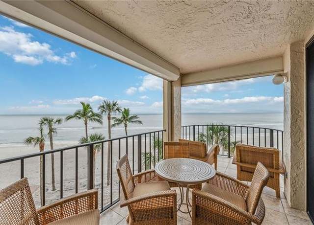 Property at 3115 Gulf Shore Blvd N Unit 206S, Naples, FL 34103, 2 beds, 2.5 baths