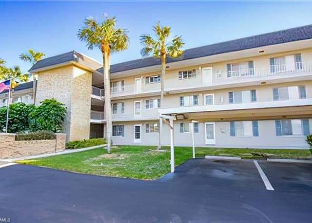Property at 5515 Rattlesnake Hammock Rd #108, Naples, FL 34113, 2 beds, 2 baths