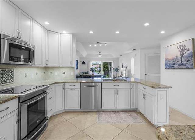 Property at 505 Mardel Dr #112, Naples, FL 34104, 3 beds, 2 baths