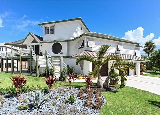 Property at 101 Dominica Ln, Bonita Springs, FL 34134-8512, 4 beds, 3.5 baths